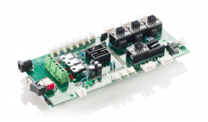 Tout ce qu'il faut pour piloter la machine, contient un Arduino Mega et 4 drivers A4988. L'alimentation n'est pas incluse, compatible Ultimaker Original.